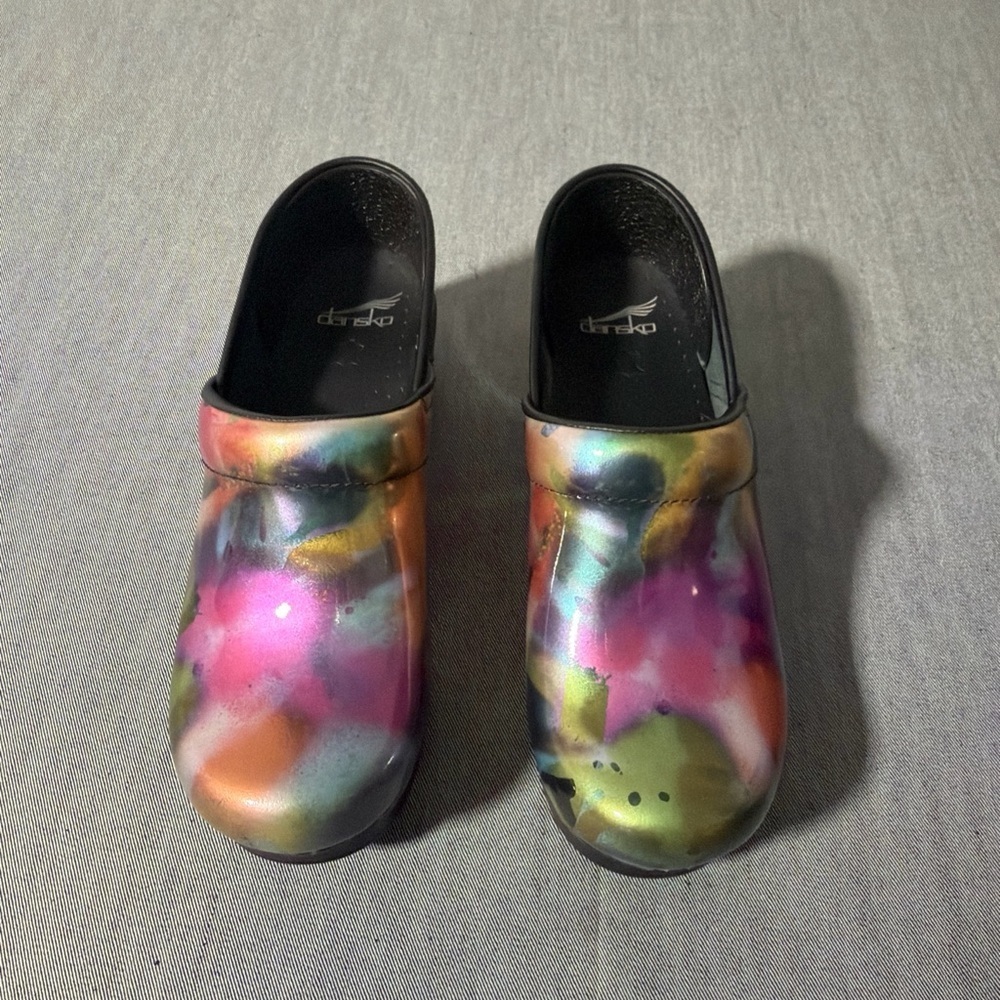 DANSKO WOMEN'S PROFESSIONAL PATENT SPRAY PAINT Clog Siz 39 EU Slip Resistant M-1
